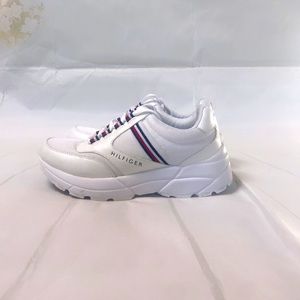 ✨ Tommy Hilfiger White Sneakers!